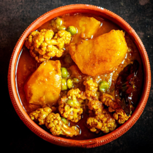 Phulkopir Dalna (Cauliflower curry)