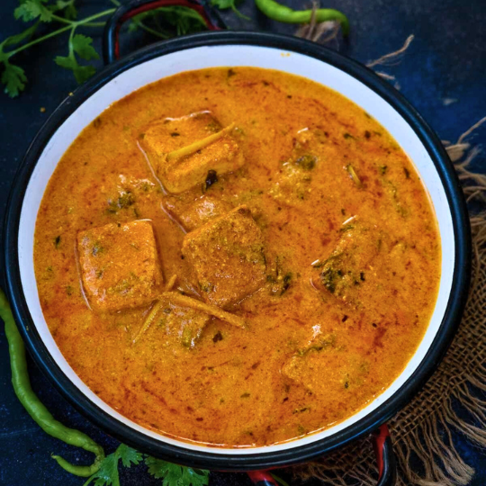 Doi Paneer (Cottage Cheese Yoghurt Curry)