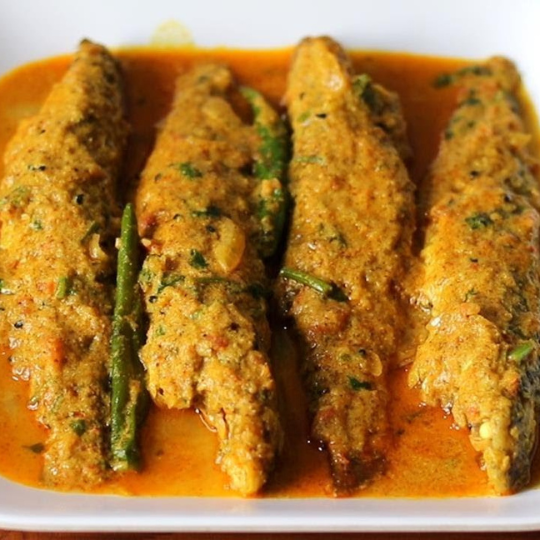 Sorshe Parshe Jhal (Mustard Parshe Fish Curry)