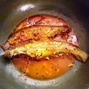 Tel Papda (Oil based Papda Fish Spicy Thin Gravy)