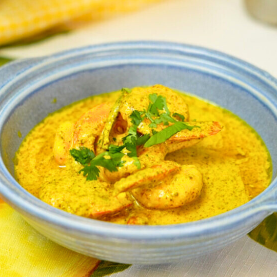Sorshe Chingrir Jhal (Mustard Prawn Gravy)